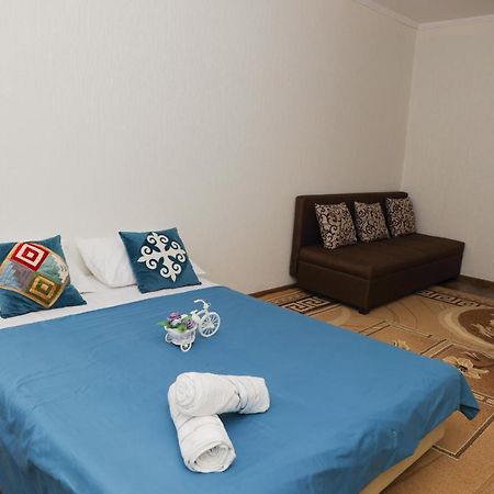 Ferienwohnung Reliablehouse 2-Х Комнатная Квартира В Центре Almaty Exterior foto
