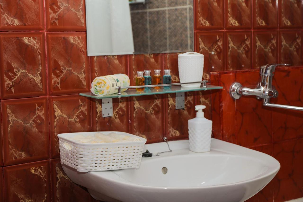Ferienwohnung Reliablehouse 2-Х Комнатная Квартира В Центре Almaty Exterior foto