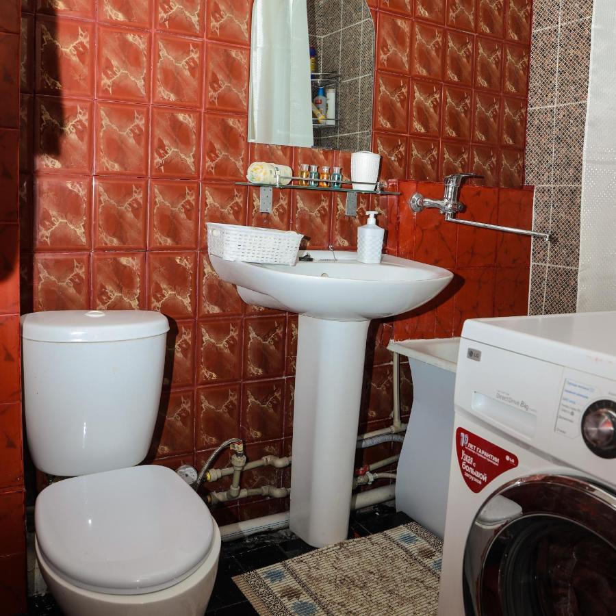 Ferienwohnung Reliablehouse 2-Х Комнатная Квартира В Центре Almaty Exterior foto